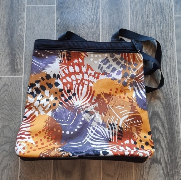 Vera Bradley Feathers Lighten Up Front Tote - Picture 3 of 8